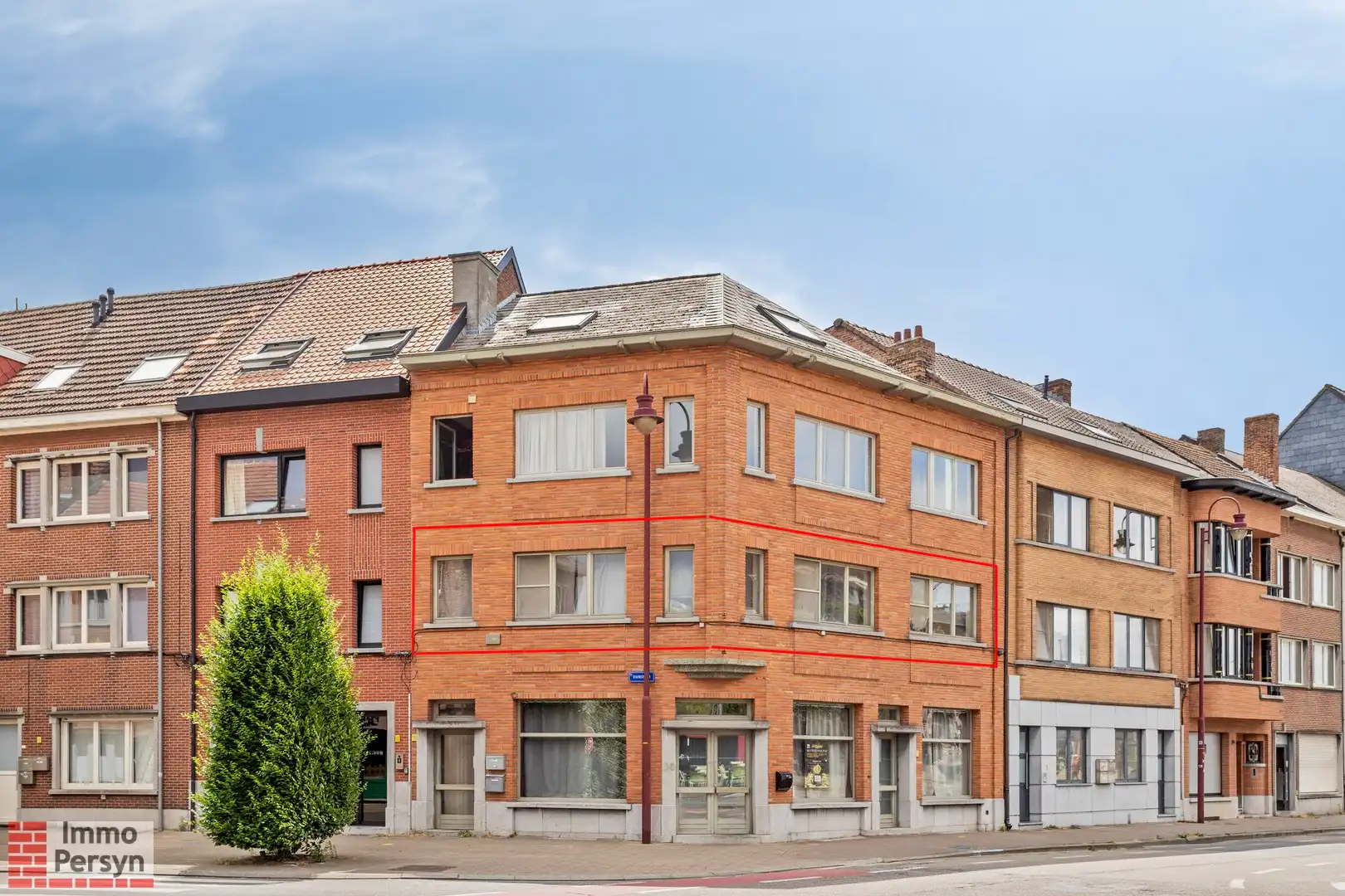 Licht en comfortabel 2-slaapkamerappartement op de 1e verdieping in kleinschalig hoekgebouw – Topligging aan station Aarschot foto {{pictureIndex}}