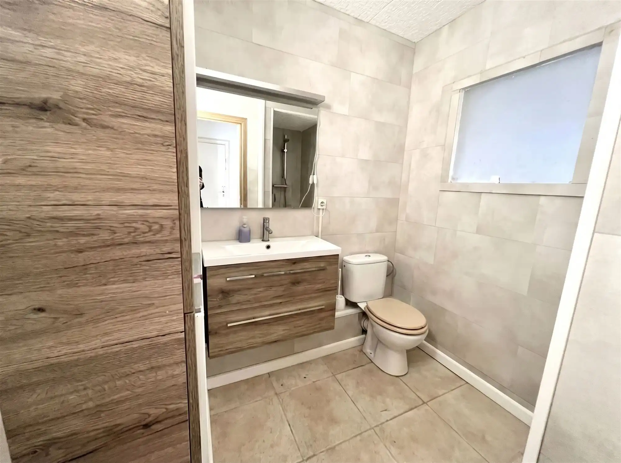 Totaal gerenoveerde (handels) woonst met duplexwoning foto 13