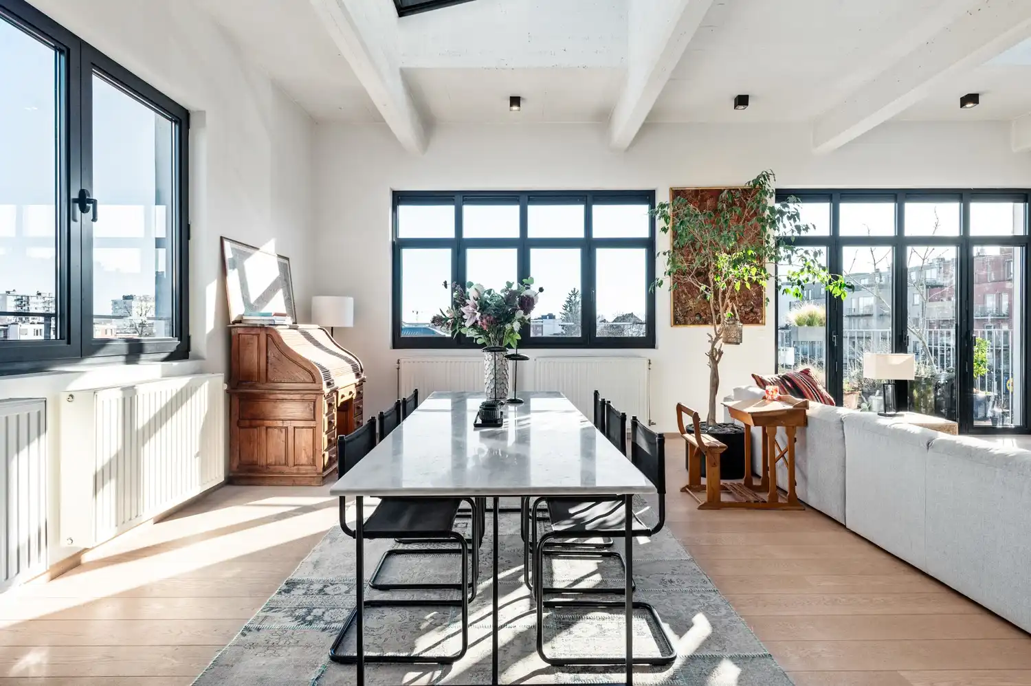 Stijlvolle loft met 2 slaapkamers en ondergrondse staanplaats te Antwerpen! foto 8