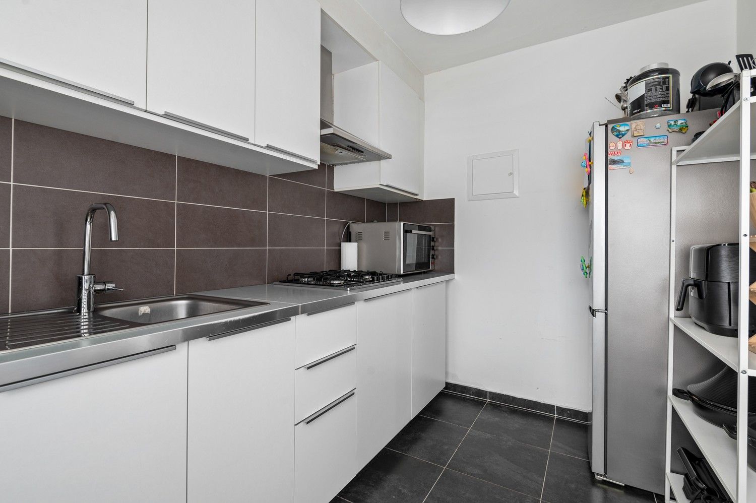 Instapklaar appartement op de 1ste verdieping met 2 slaapkamers en berging te Mortsel! foto 6