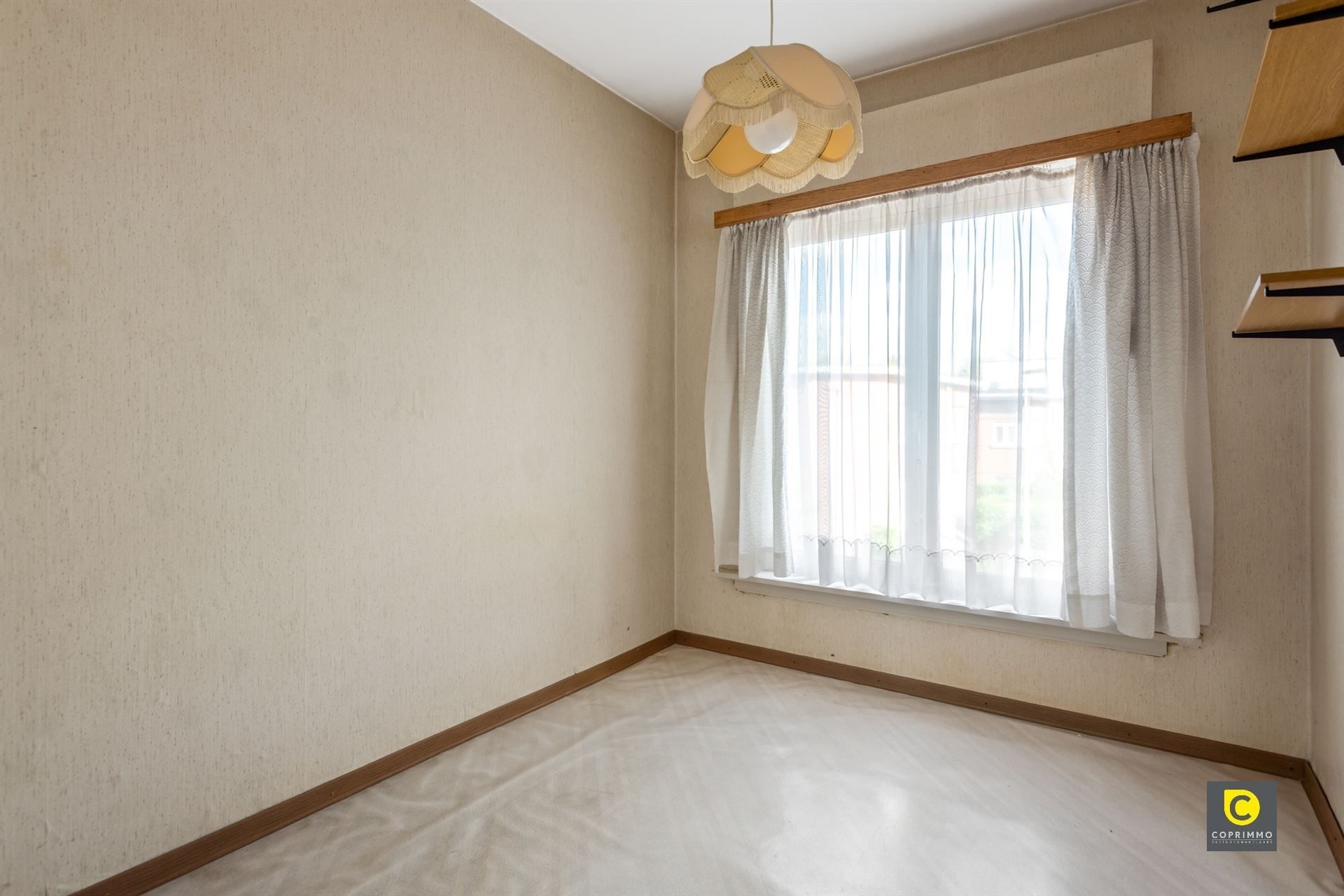 Te renoveren 4 slpks woning met tuin! foto 7