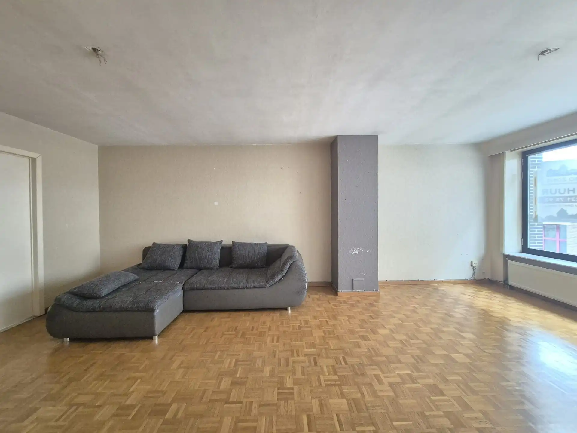 Ruim en lichtrijk appartement met 2 slaapkamers in het centrum van Wetteren. foto 8