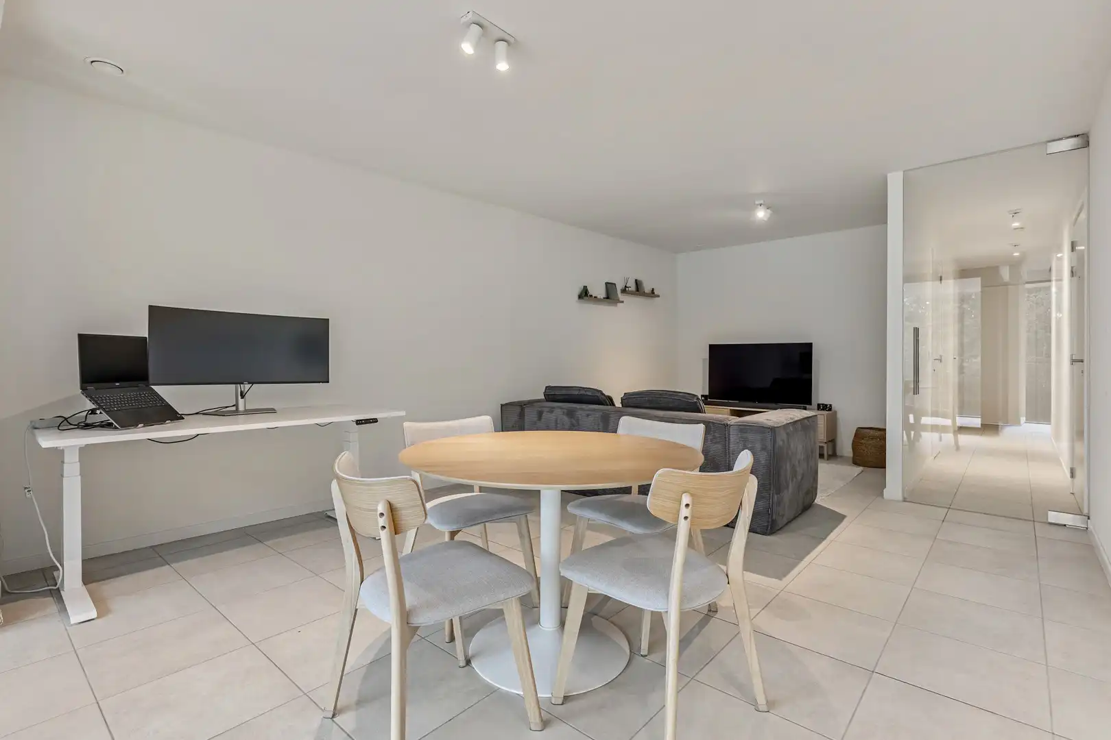 Modern en comfortabel appartement met 2 slaapkamers en terras te Kuringen foto 9