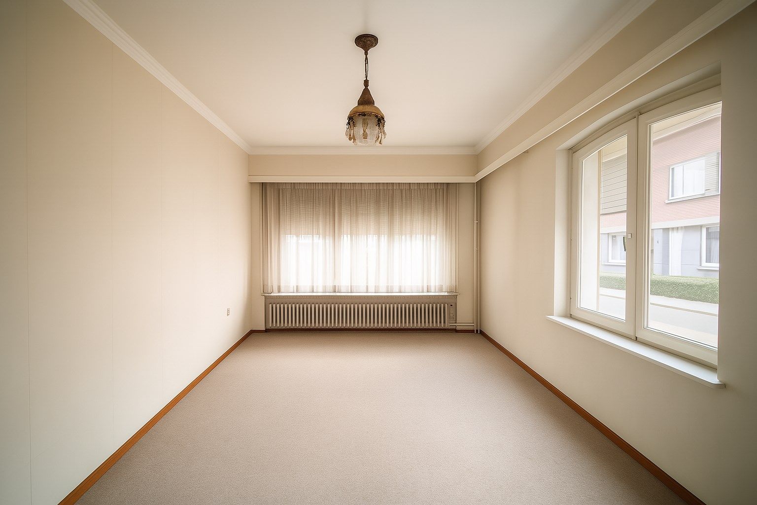 Charmante en ruime halfopen bebouwing met 5 slaapkamers, garage, tuin én topligging in hartje Sint-Niklaas te koop! foto 19