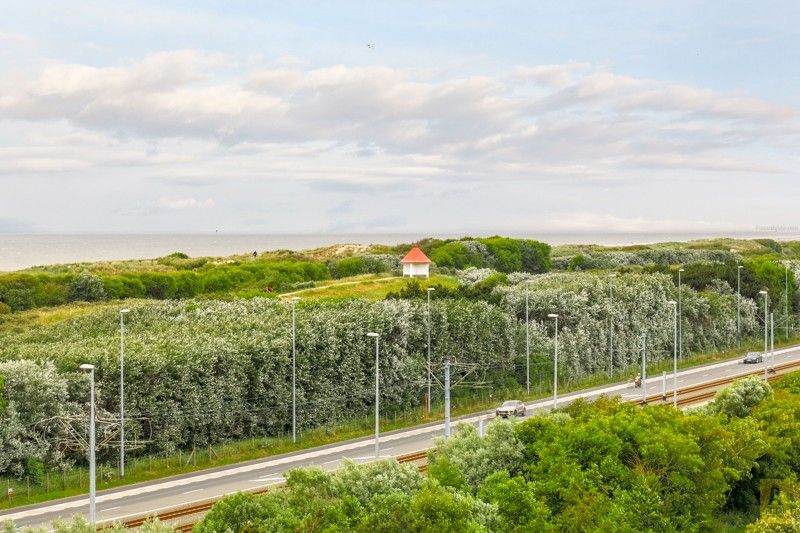 Ruim doorzonappartement  gelegen vlakbij het strand!! foto 14