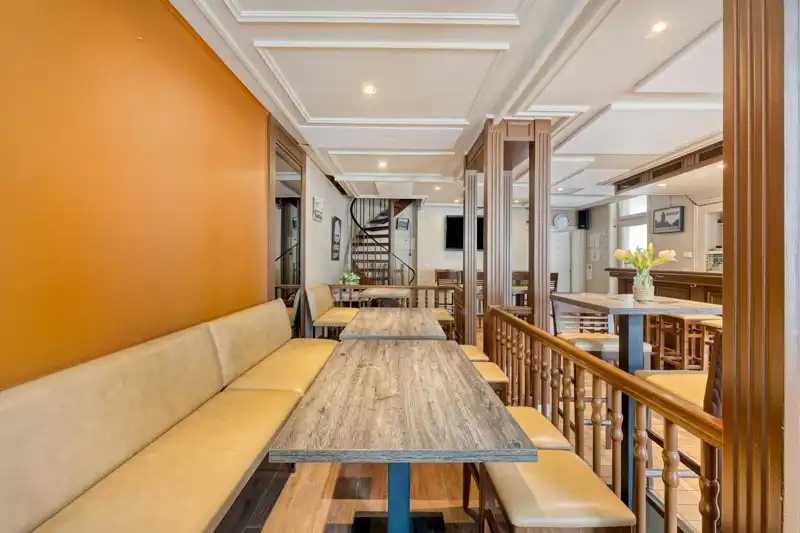 Handelspand met woonmogelijkheid en tuin – ideaal voor renovatie of herontwikkeling foto 4