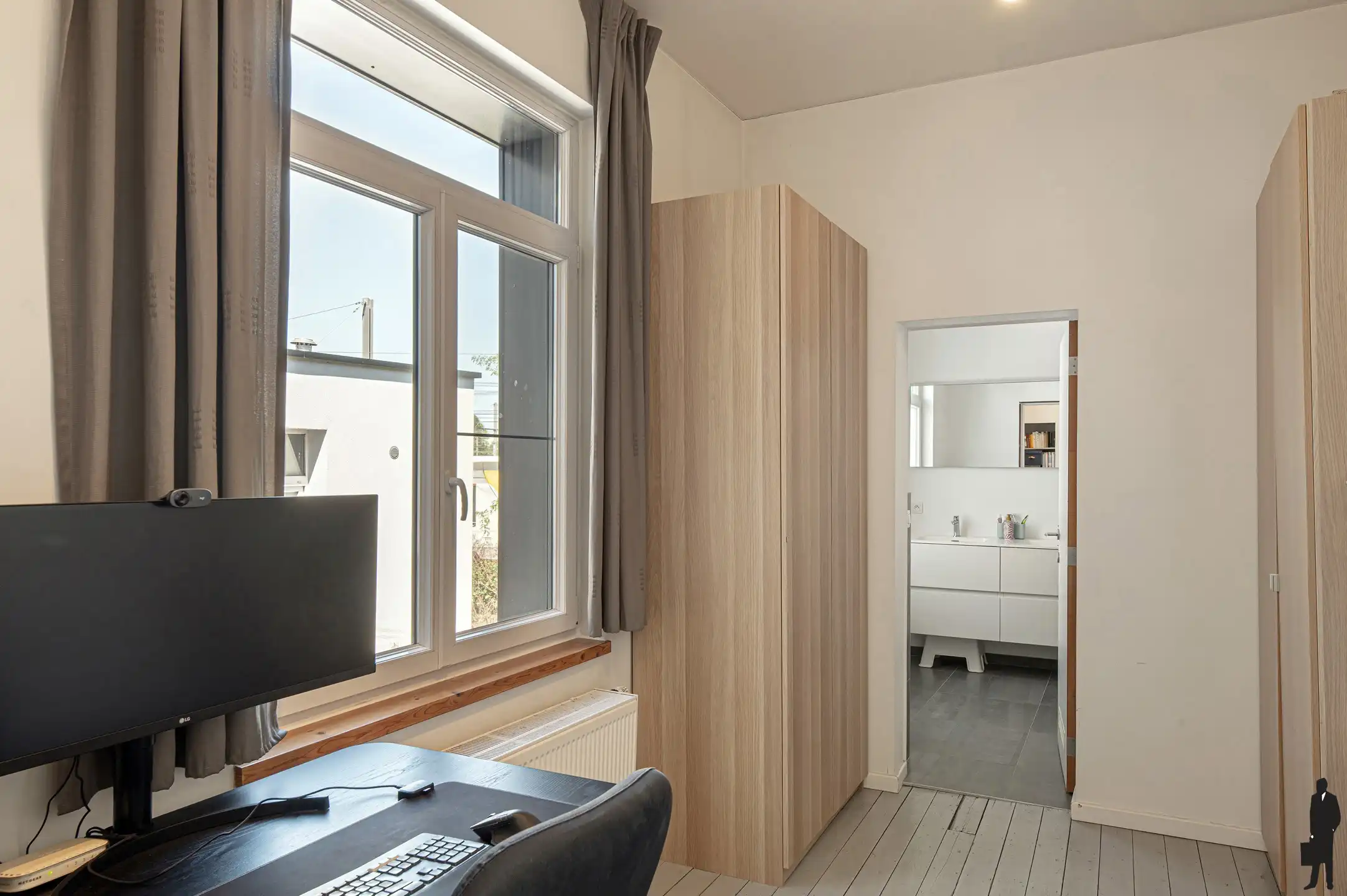 Ruime bel-étagewoning met 3 staanplaatsen en terras foto 16