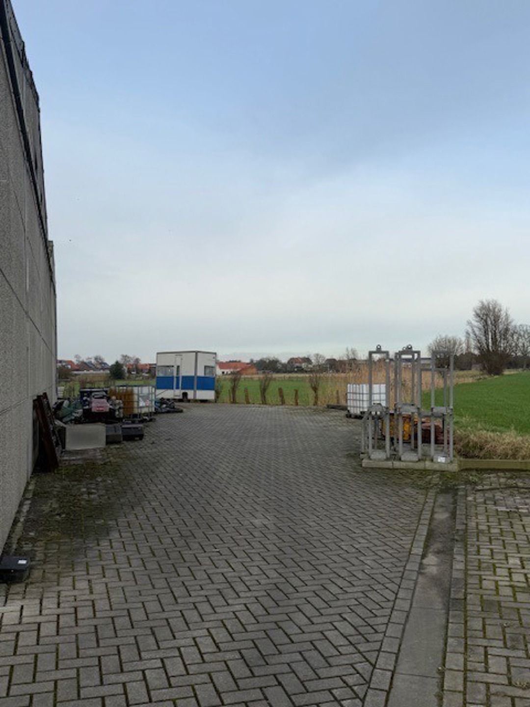 Te Huur Magazijnruimte en Kantoor te Ekeren foto 6
