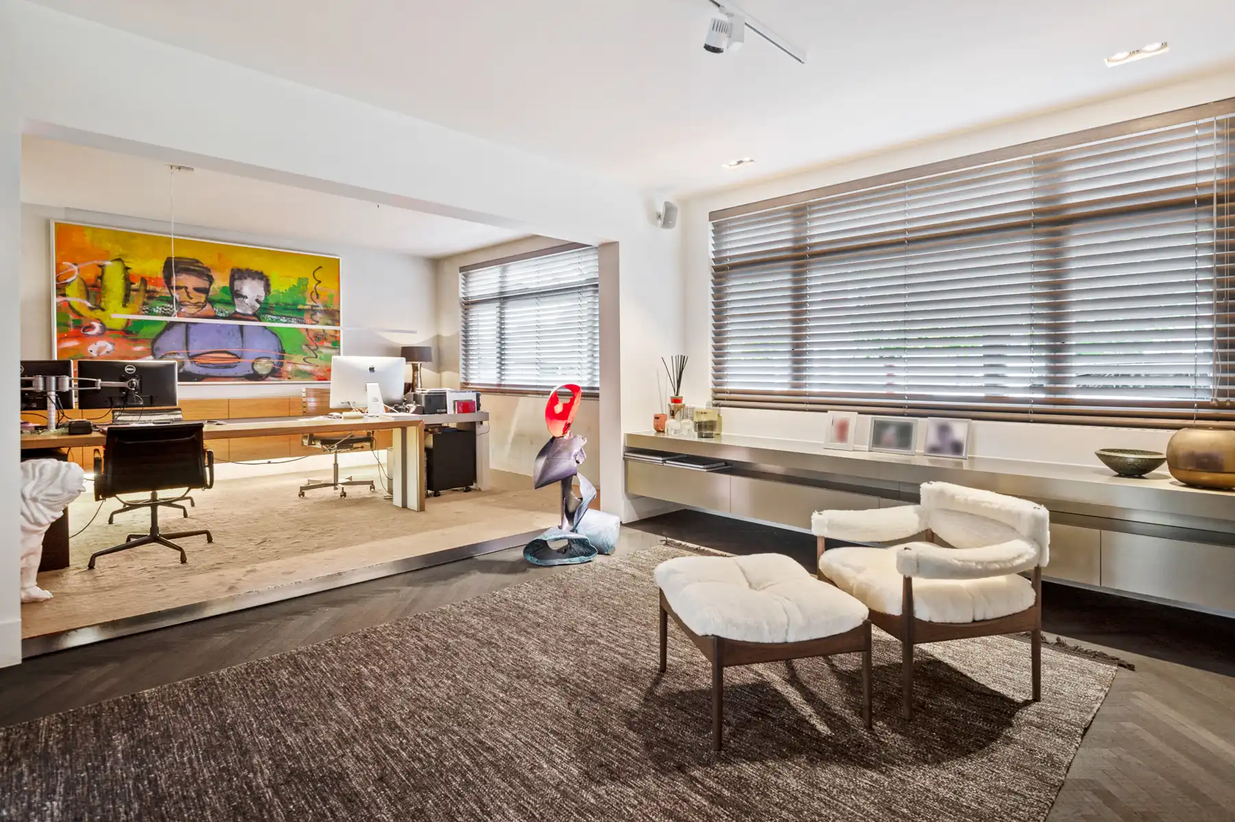 High-end afgewerkte praktijkvilla in het centrum foto 8