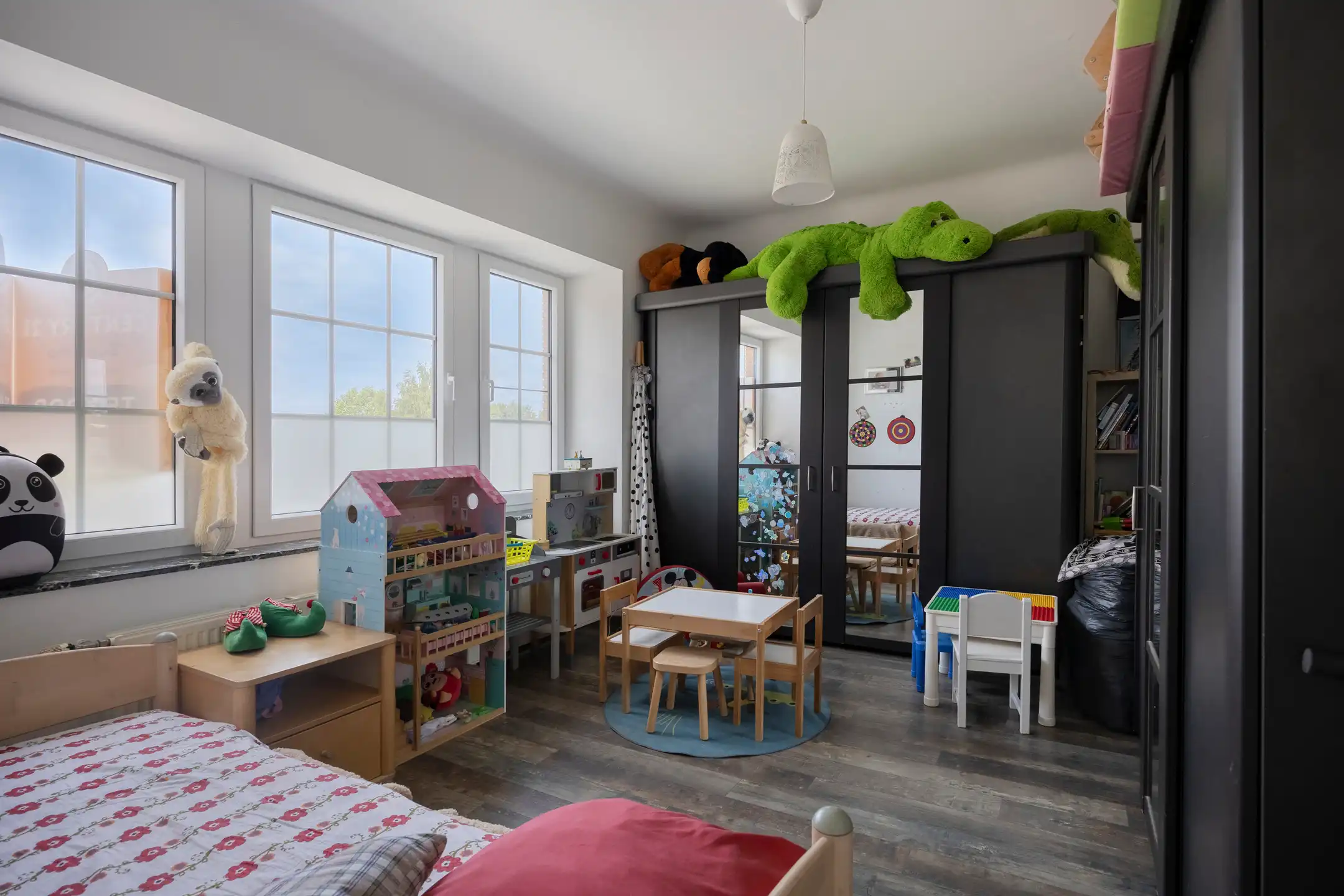 Instapklare woning met 4 slaapkamers, tuin & garage te Bost foto 12