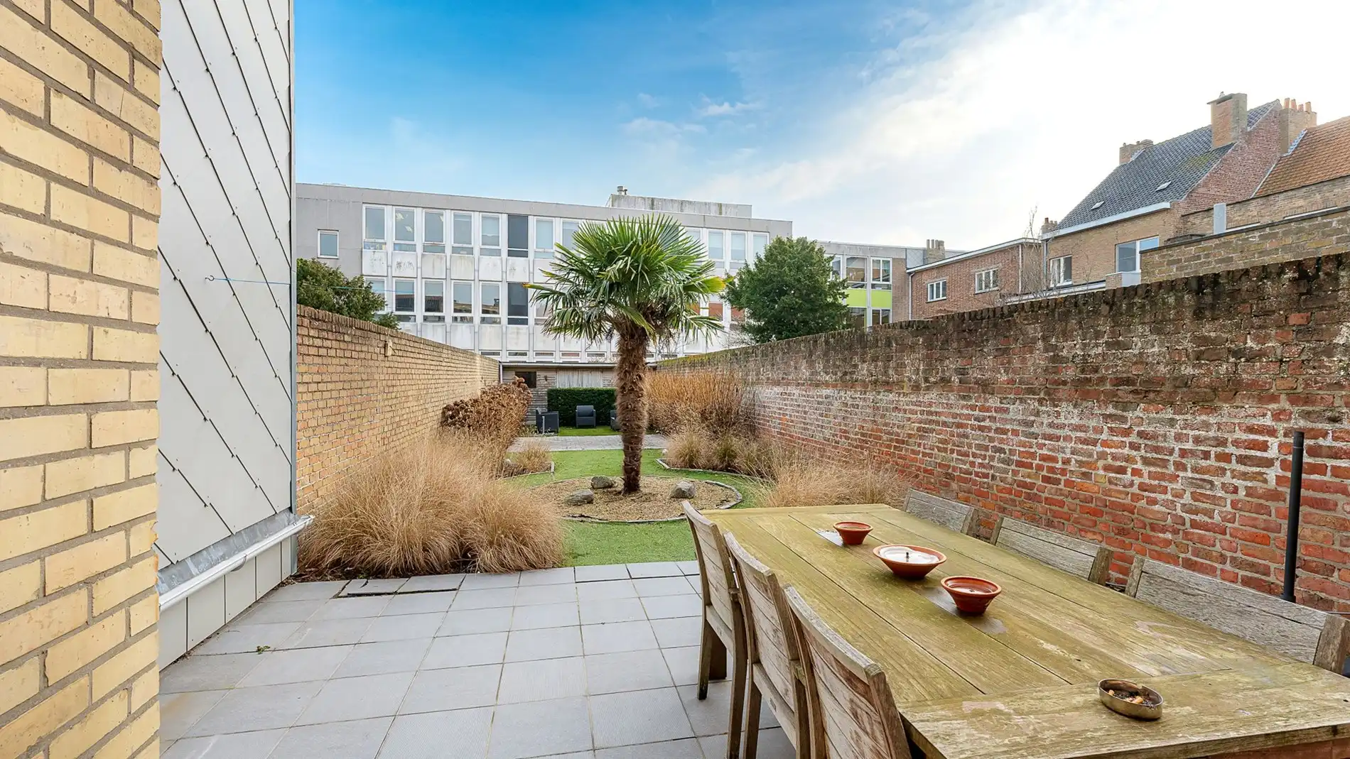 Instapklare woning met zonnige tuin in het centrum van Heist foto 12