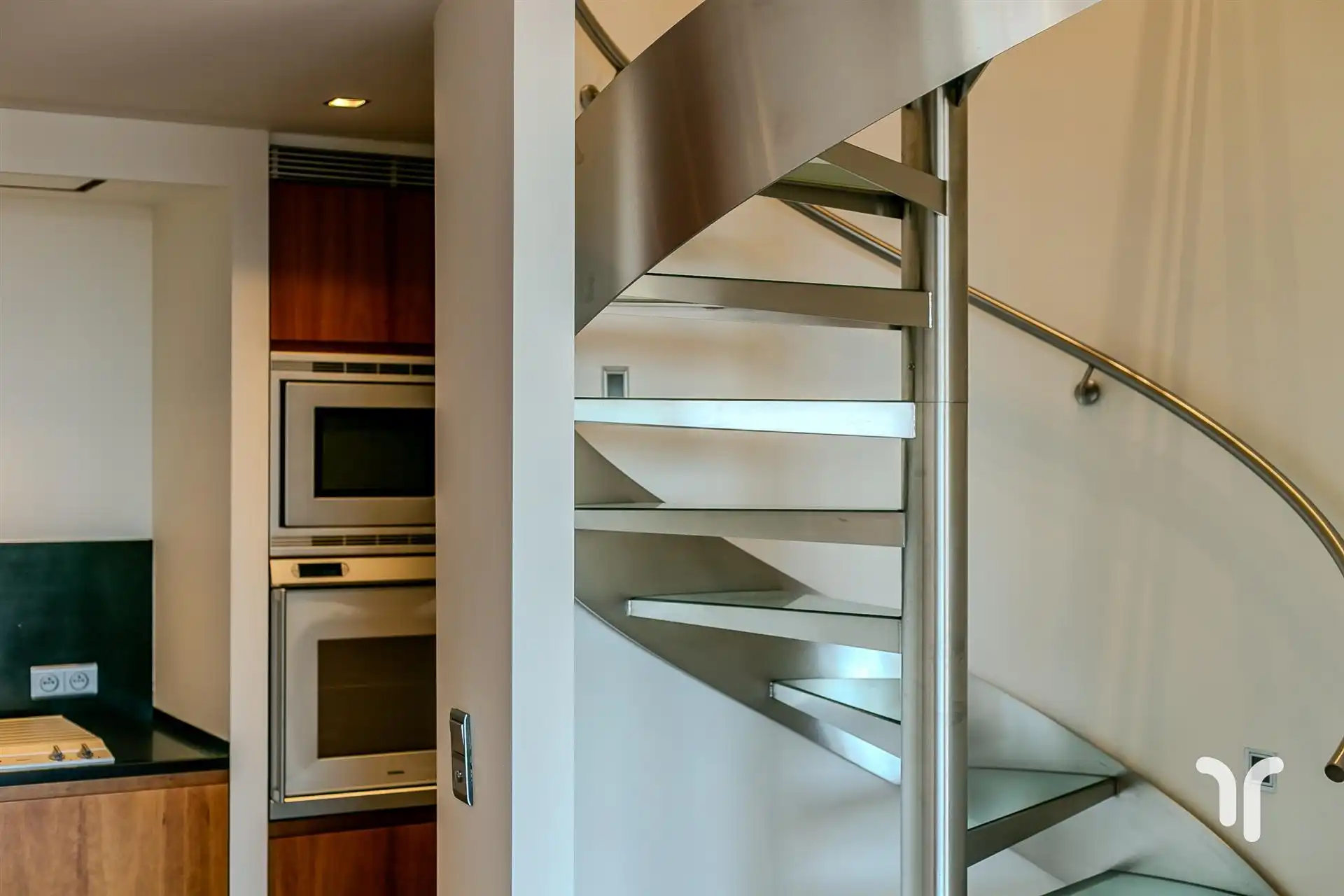 Luxueus afgewerkt penthouse – duplexappartement foto 11