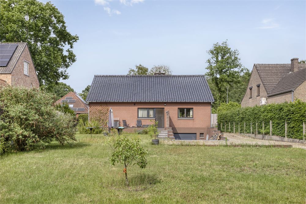 Te renoveren woning op ruim perceel foto 15