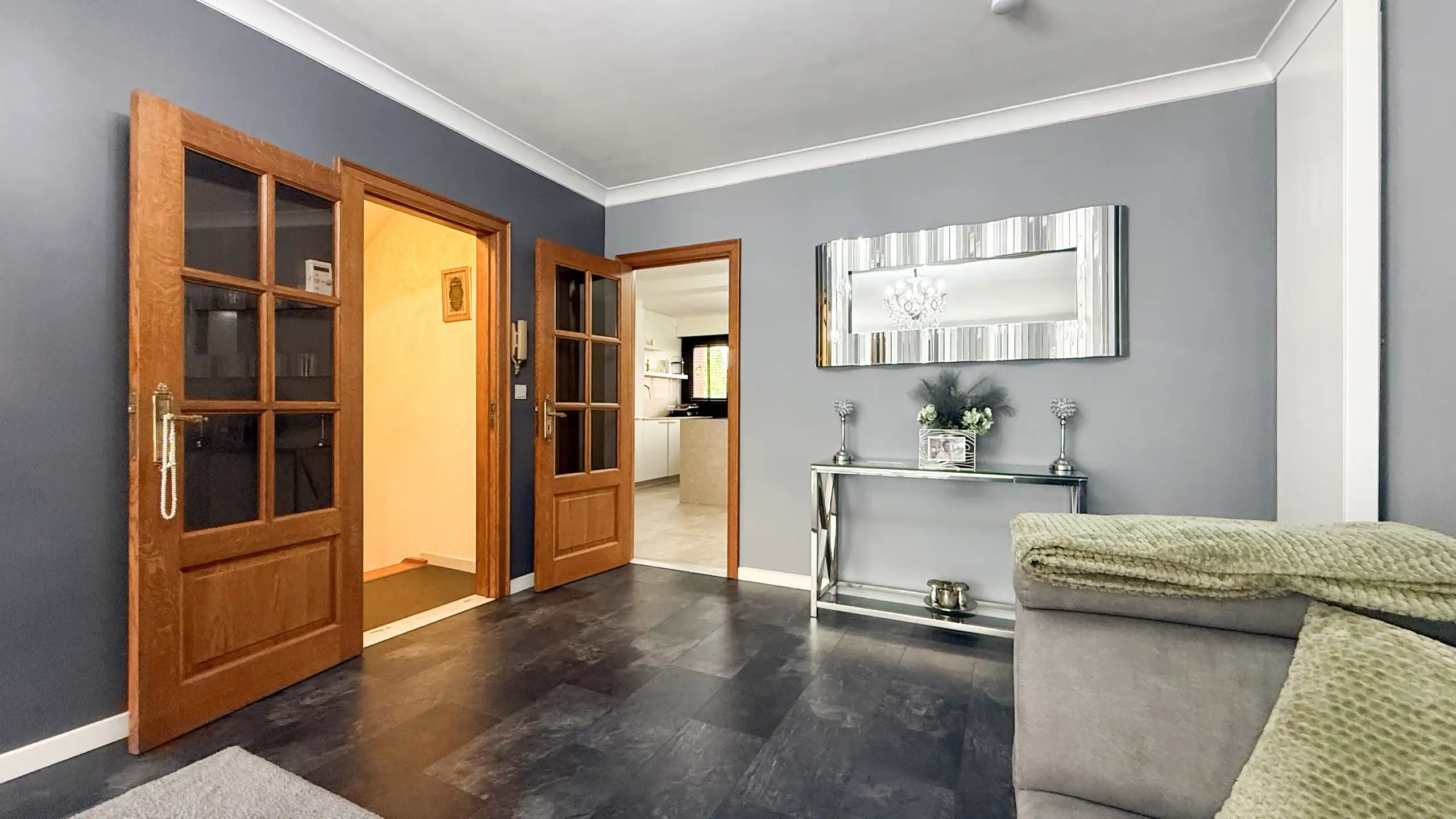Volledig gerenoveerde woning met 3 slpks + garage en tuin! foto 8