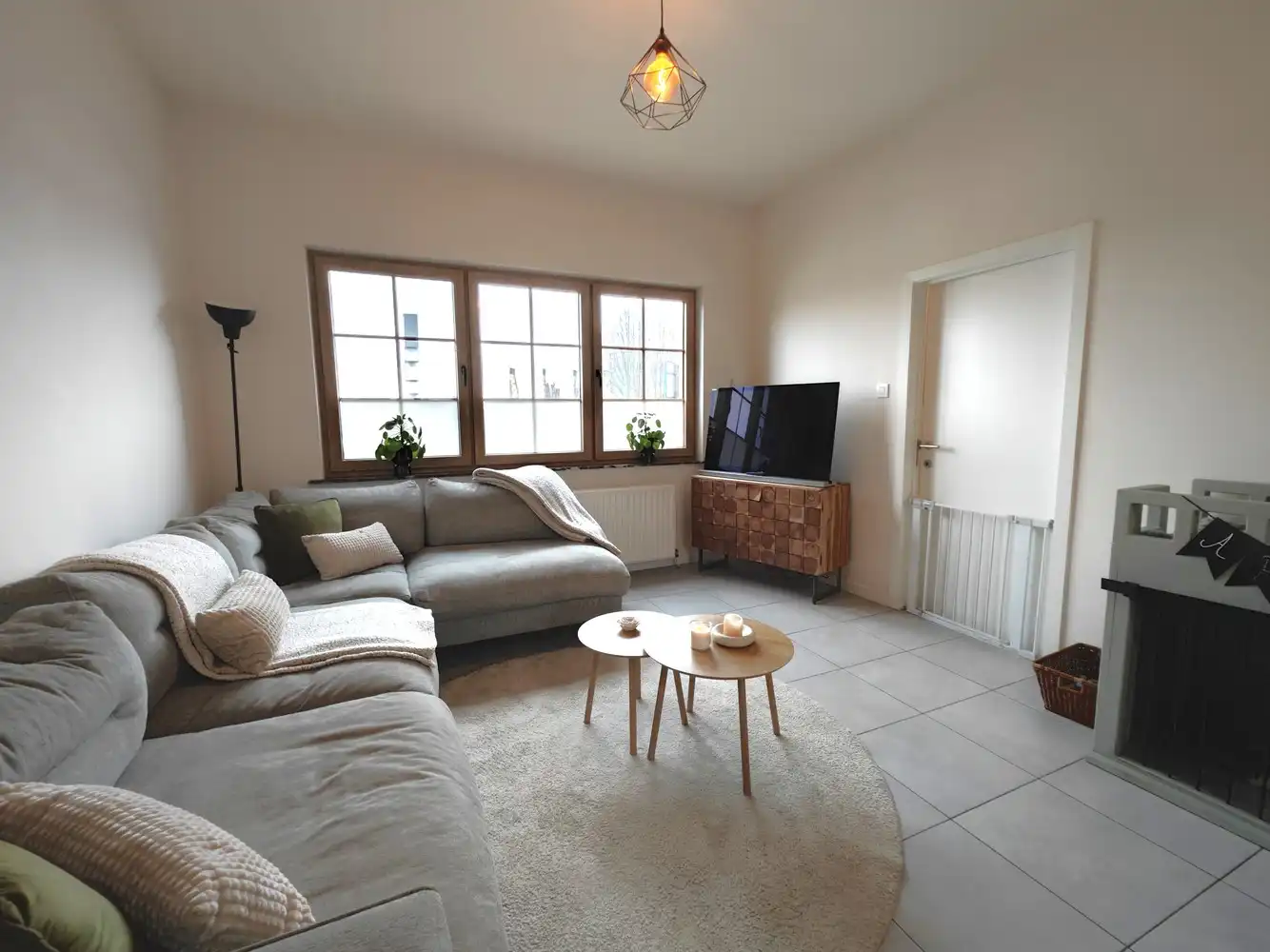 volledig gerenoveerde stadswoning met 4 slpks foto 8