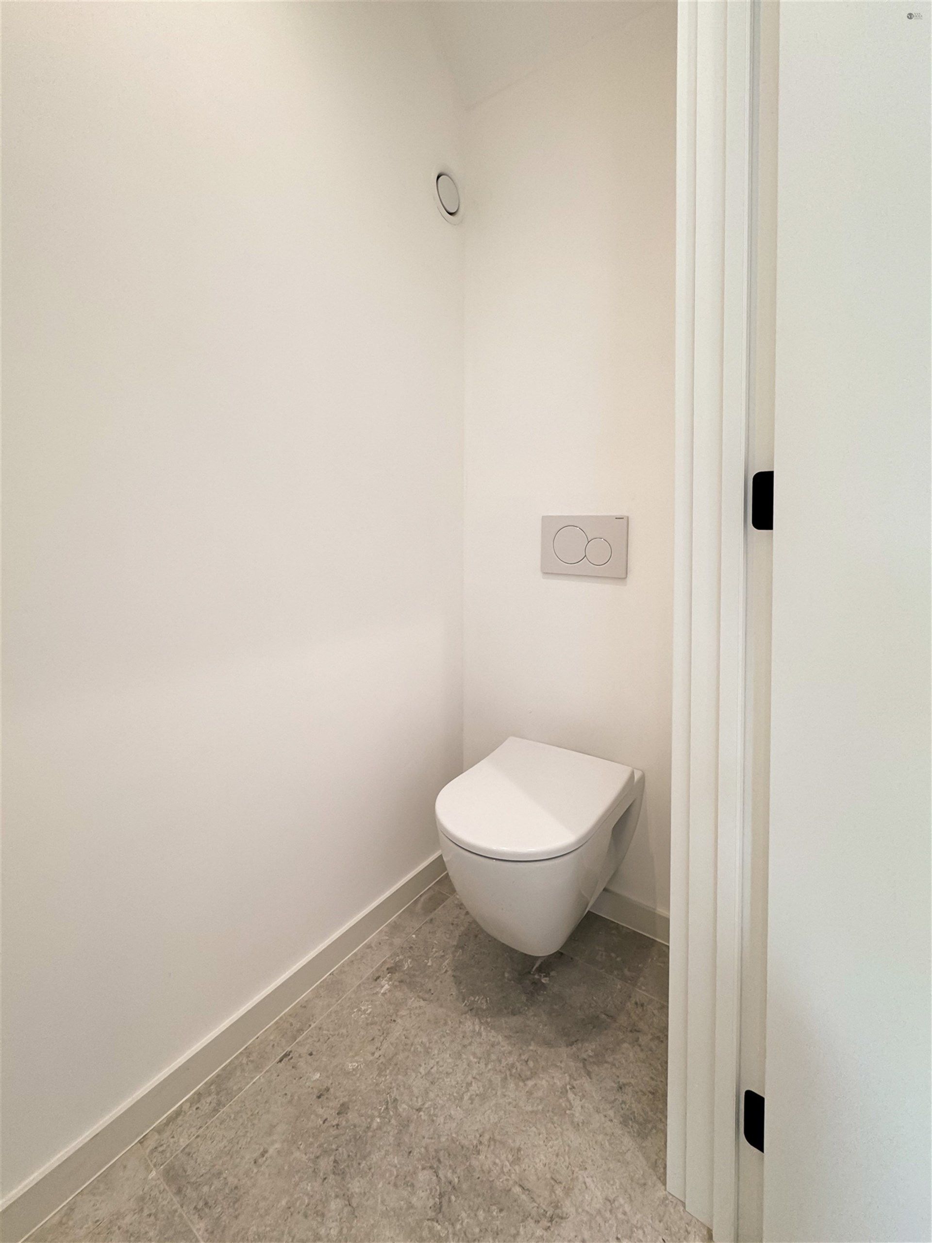 Uniek dakappartement in loftstijl foto 18