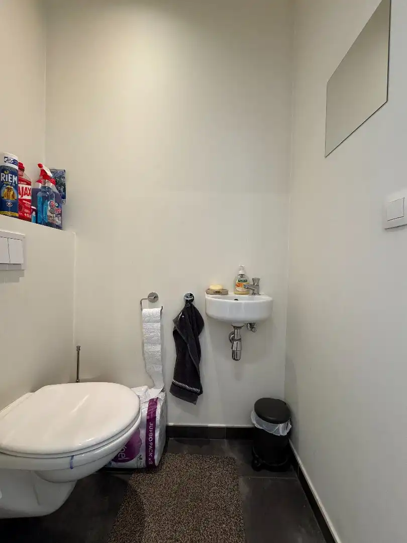 studio op 15e verd. met kelder en parkeerplaats foto 7