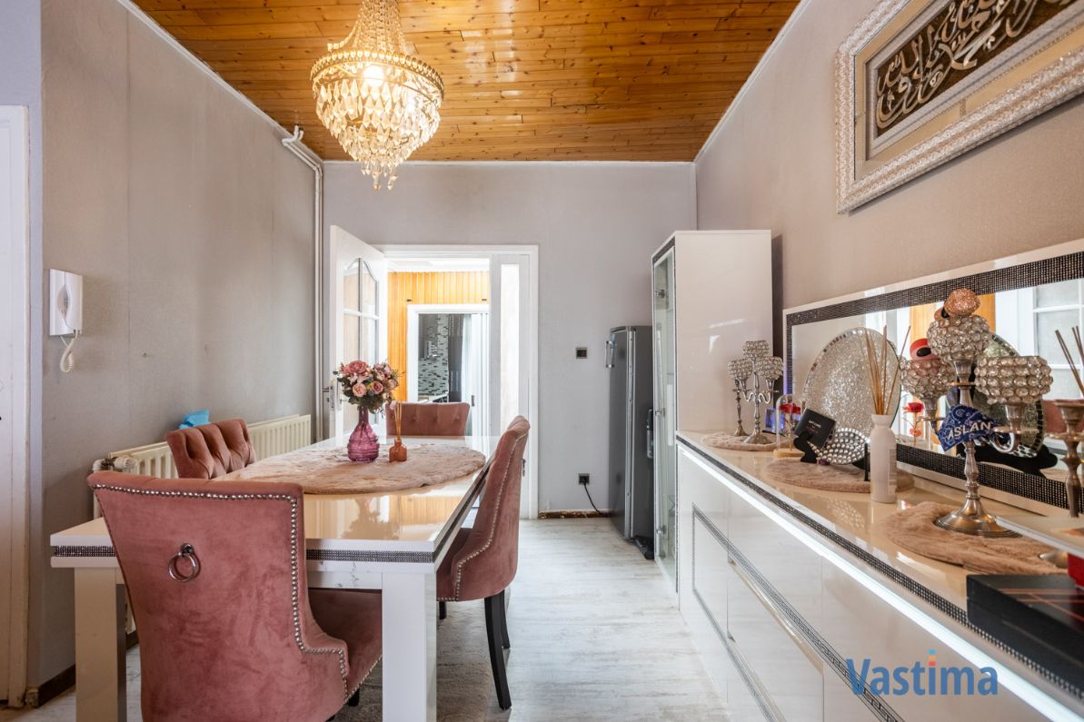 Twee aanpalende woningen met loods nabij centrum Aalst – ideaal voor wonen, werken of project foto 6