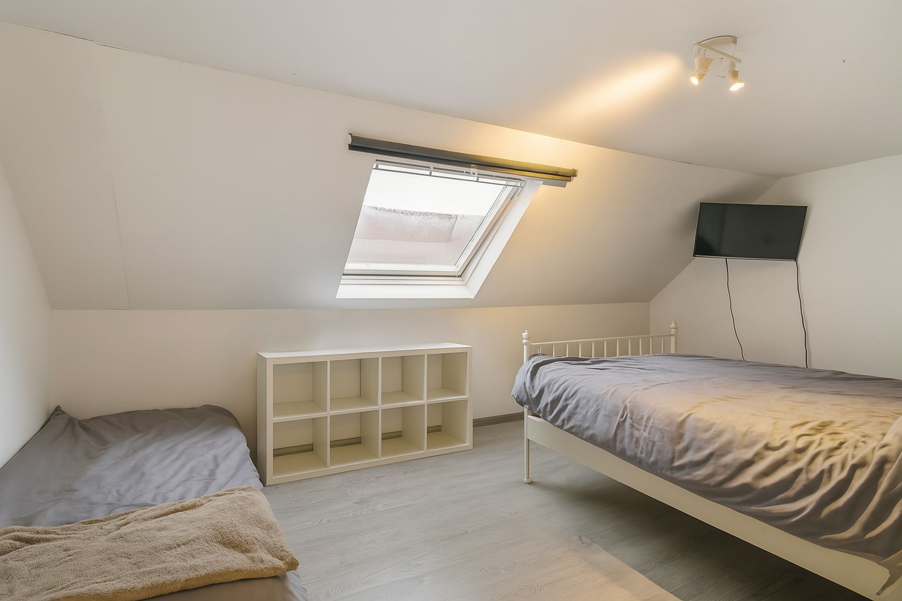 Instapklare woning op toplocatie te Sint-Andries! foto 10