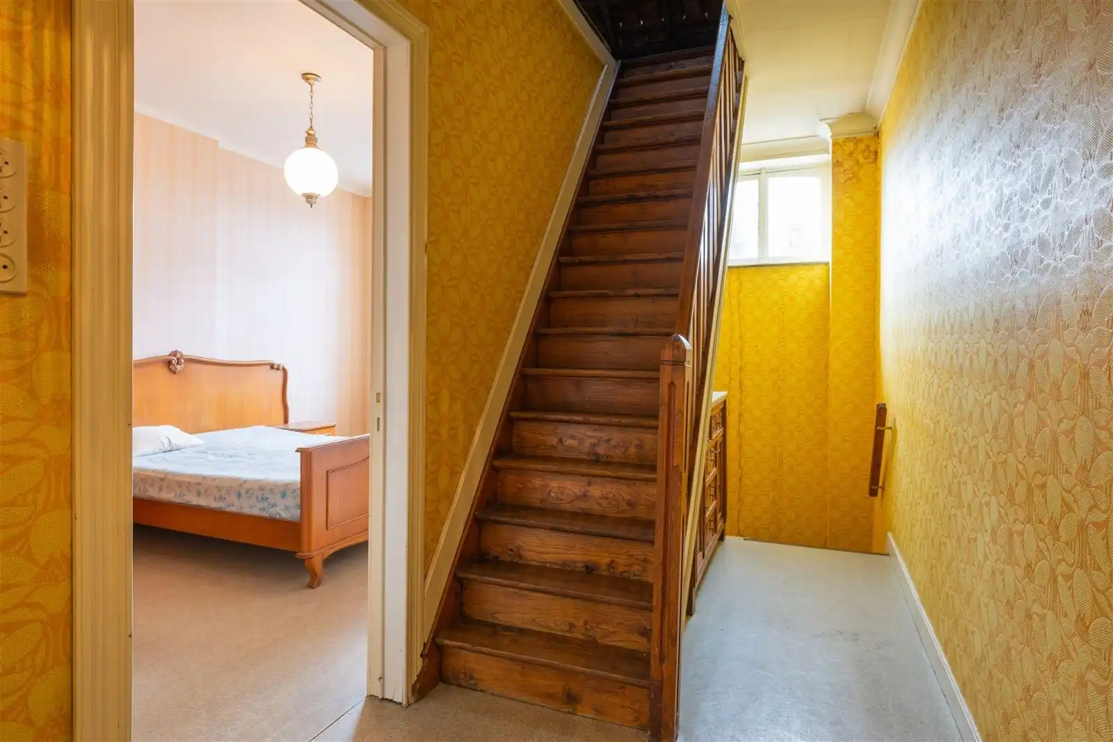 Te renoveren woning met ruime garage in centrum Zottegem! foto 11