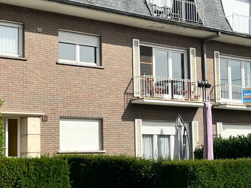 Ruim en karaktervol app. met 2 slaapkamers en garage foto 2