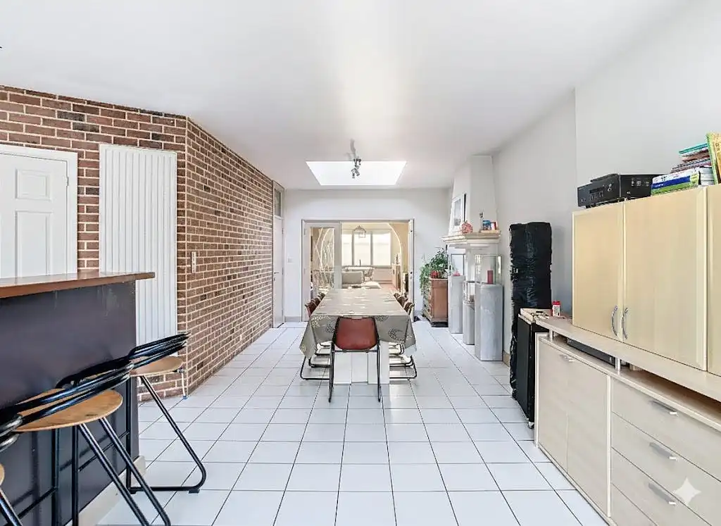 Zeer ruime centraal gelegen herenwoning in Sint-Niklaas foto 9