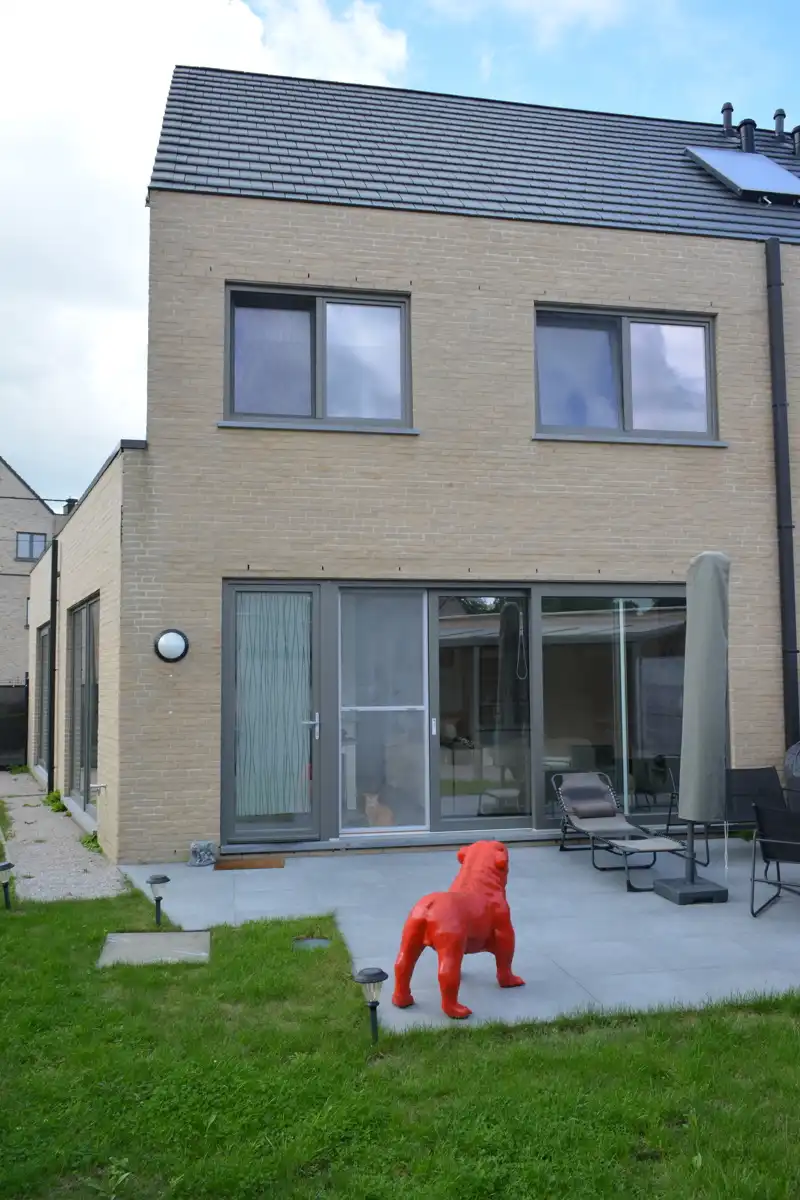 Woning met tuin nabij Donkmeer foto {{pictureIndex}}