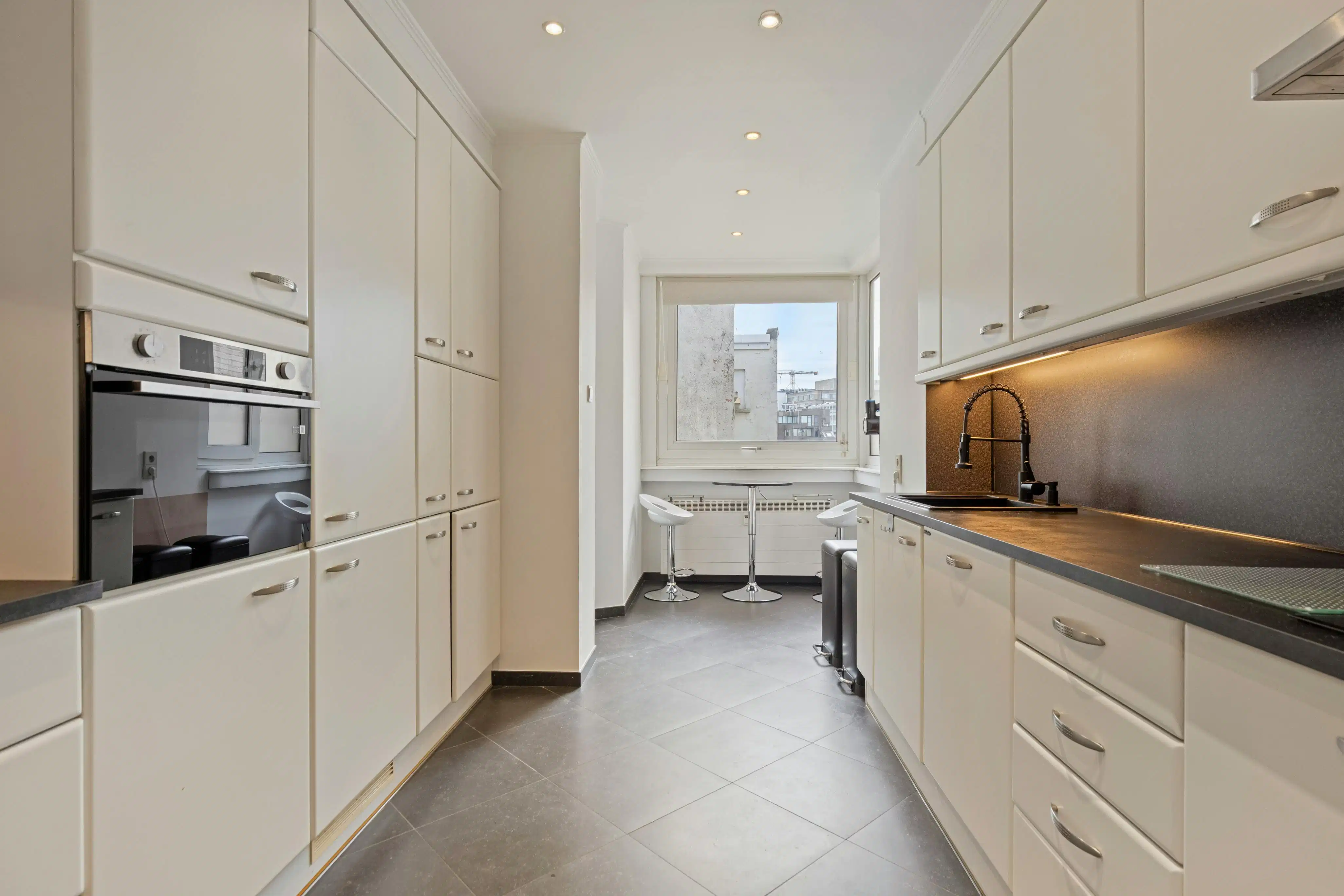 Lichtrijk 2 slaapkamer penthouse te koop bij Stadspark foto 10