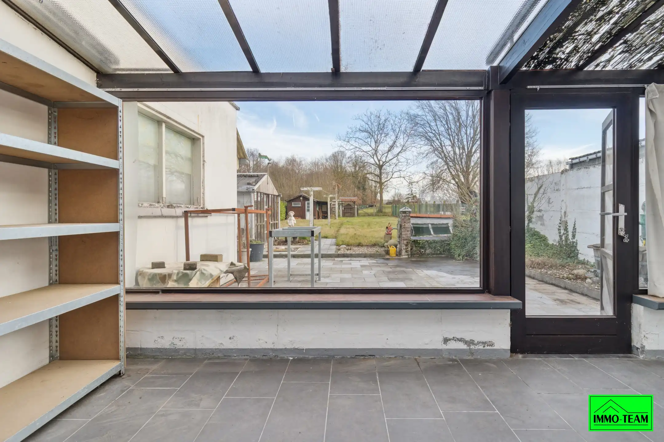 Te renoveren 4-gevel woning met garage en tuin foto 17