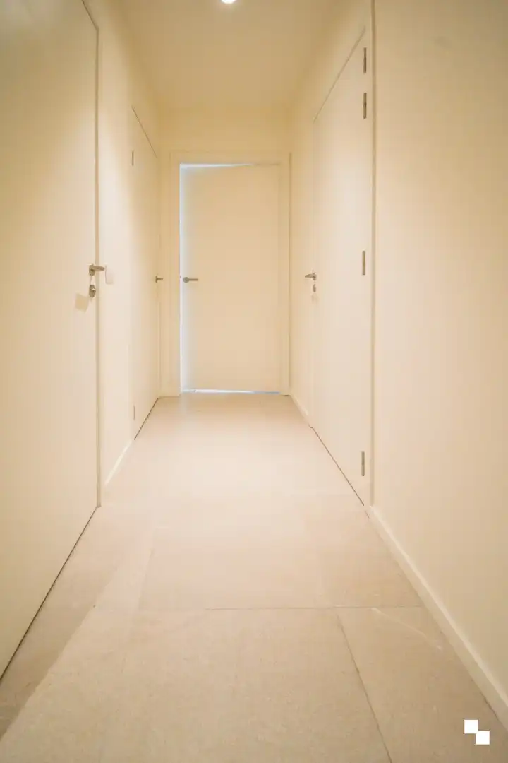 Modern nieuwbouwappartement met groot terras en mooi verzicht aan de rand van Hooglede foto 3