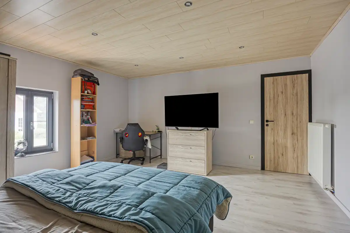 Gerenoveerde woning op een perceel van 94are foto 10