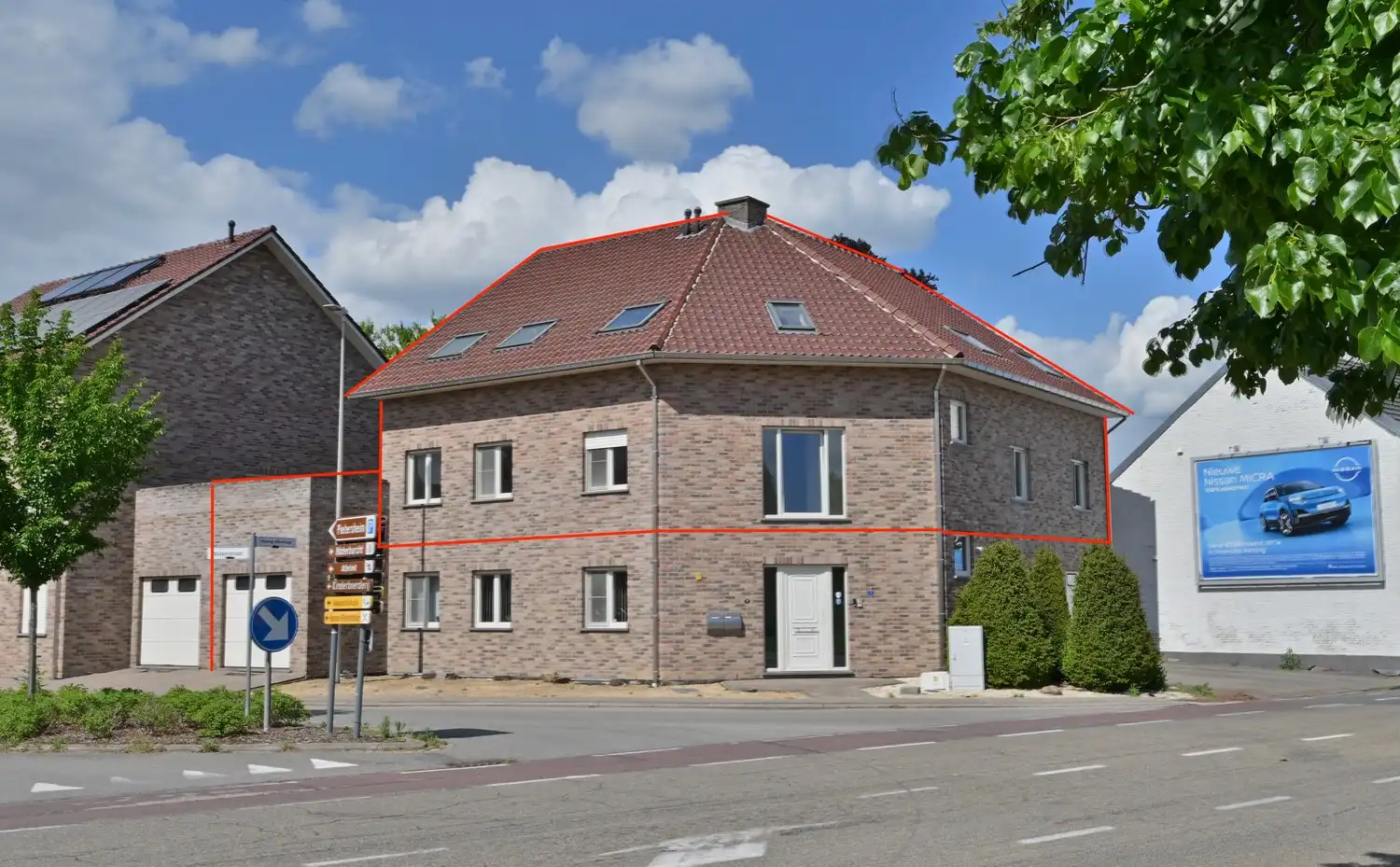 Ruim en veelzijdig appartement met uitzonderlijk uitbreidingspotentieel in Lanaken foto {{pictureIndex}}