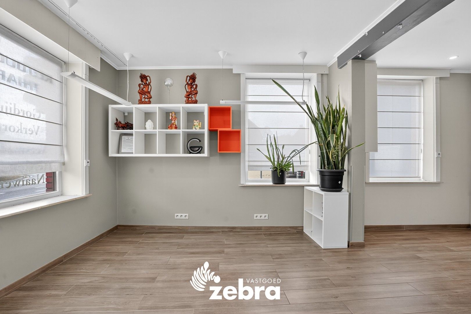 Ruime, instapklare woning met 5 slaapkamers en dubbele garage te Koolskamp! foto 4