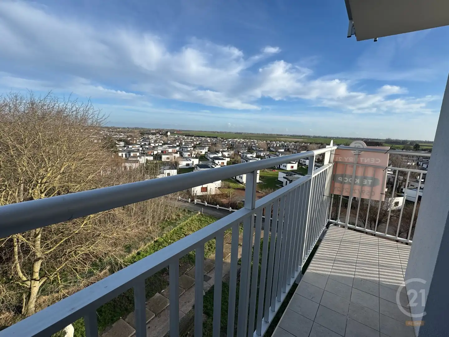 Appartement met groot zongericht terras en zicht op de polders foto 3