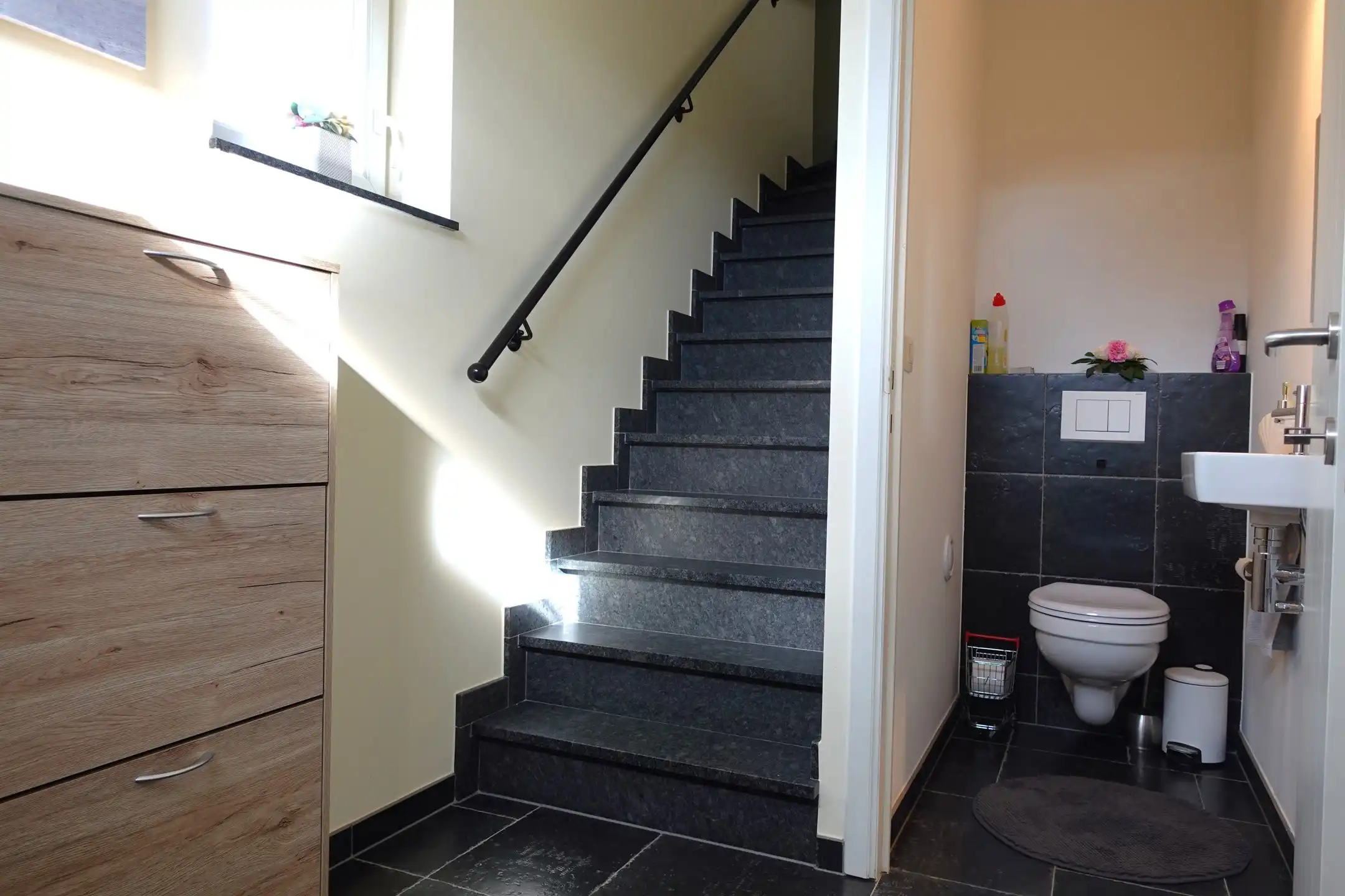 Recente woning met 3 slpks, garage en tuin van 357 m². foto 7