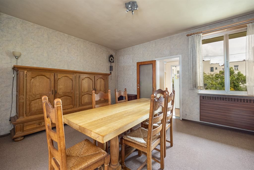 Zeer ruime, te renoveren woning met tuin foto 4