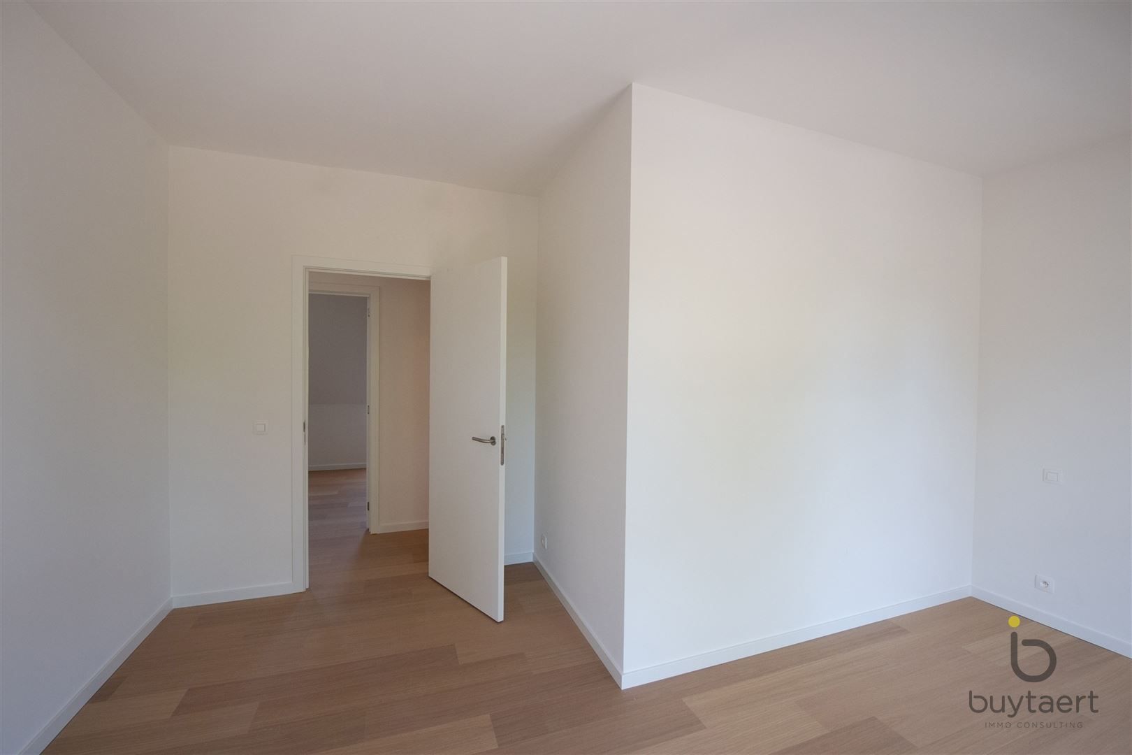 Beleef luxe, comfort en energiezuinigheid in een karaktervolle architectuur. foto 19