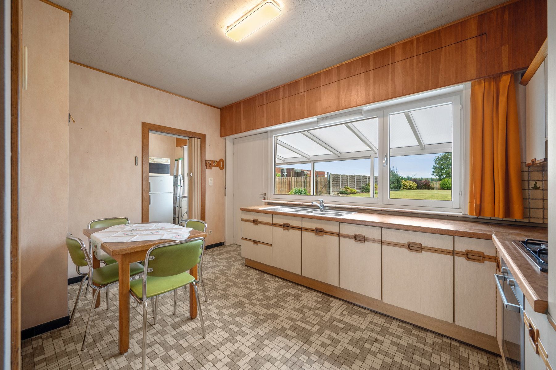 Ruime bungalow met prachtige tuin en talrijke mogelijkheden foto 7