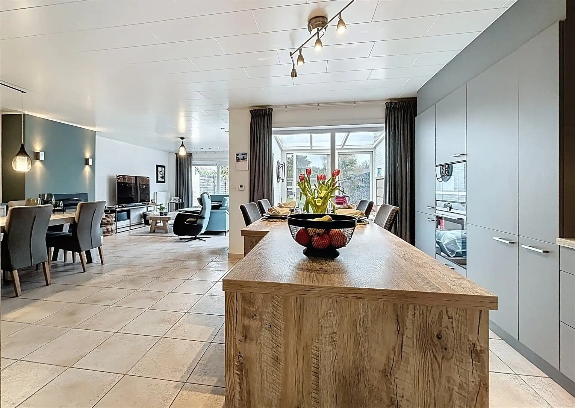 Instapklare gezinswoning met 3 slaapkamers en gezellige tuin! foto 4