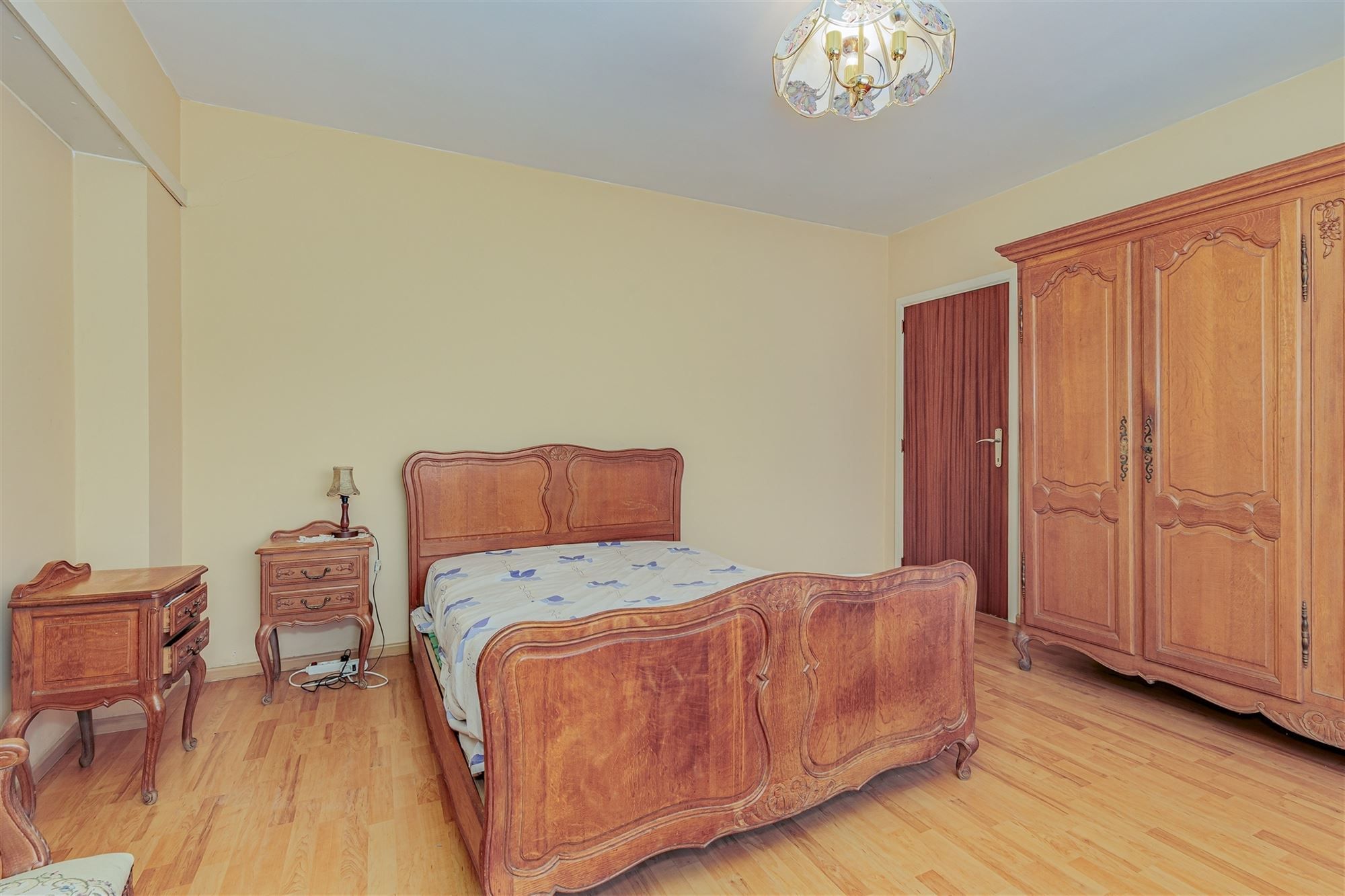 Te renoveren woning met 3 slpk, terras en ruime tuin in Wommelgem! foto 11