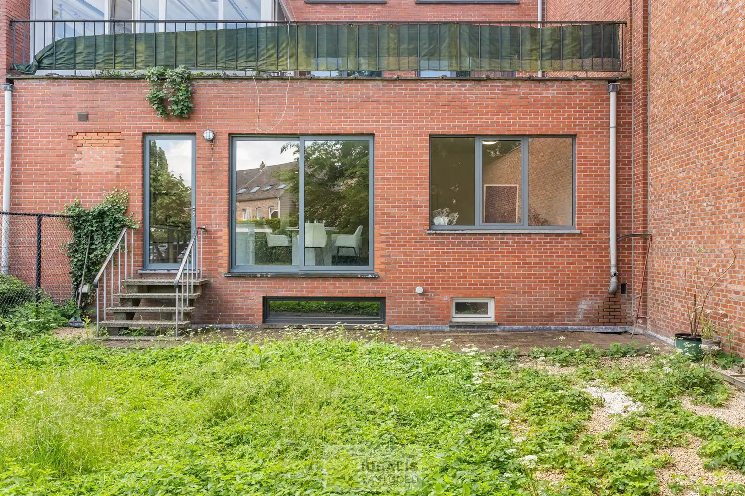 PRACHTIG GERENOVEERD GELIJKVLOERSAPPARTEMENT MET STADSTUIN IN HARTJE HAMONT! foto 32