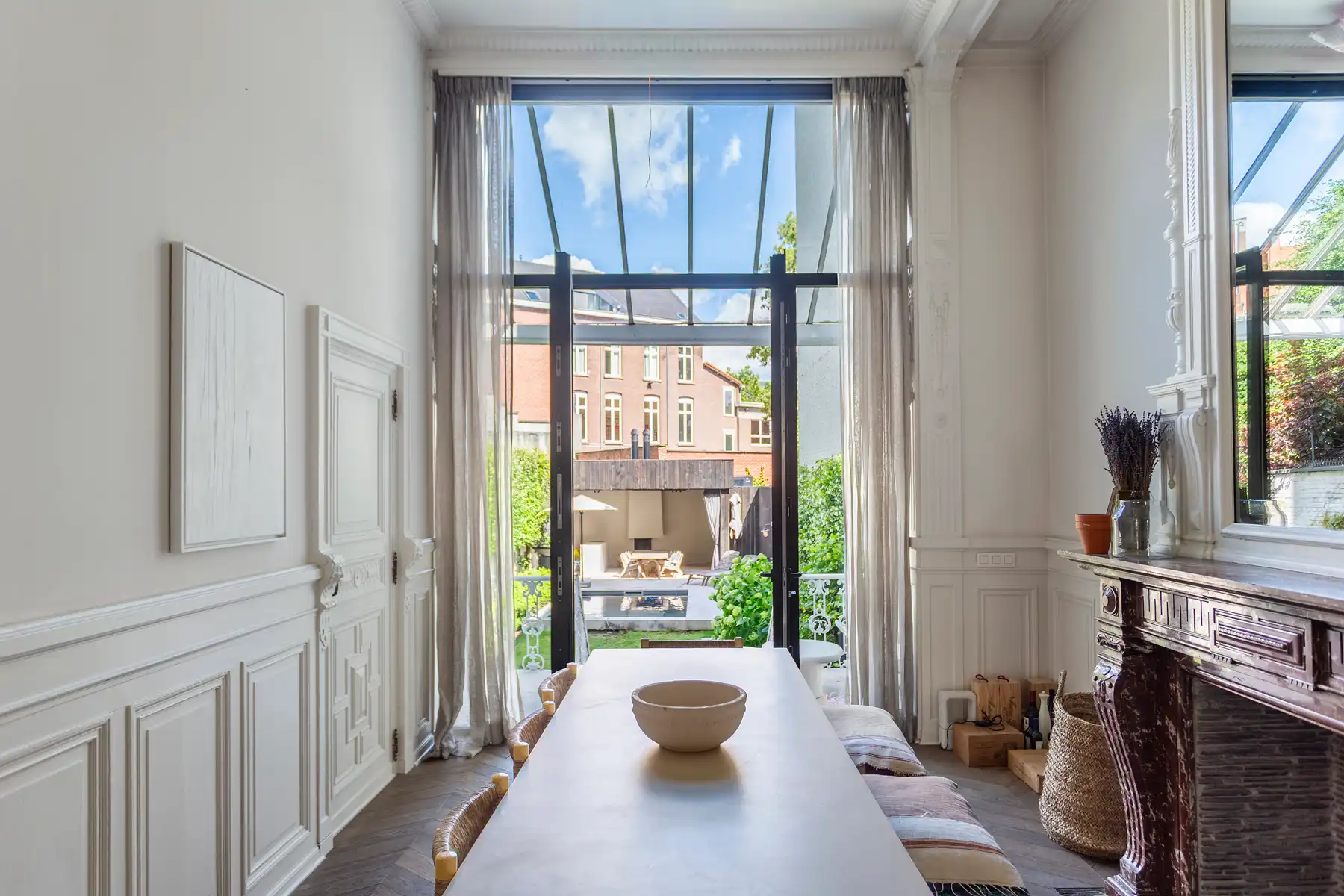 Luxueus gelijkvloers appartement met tuin en zwembad foto 6
