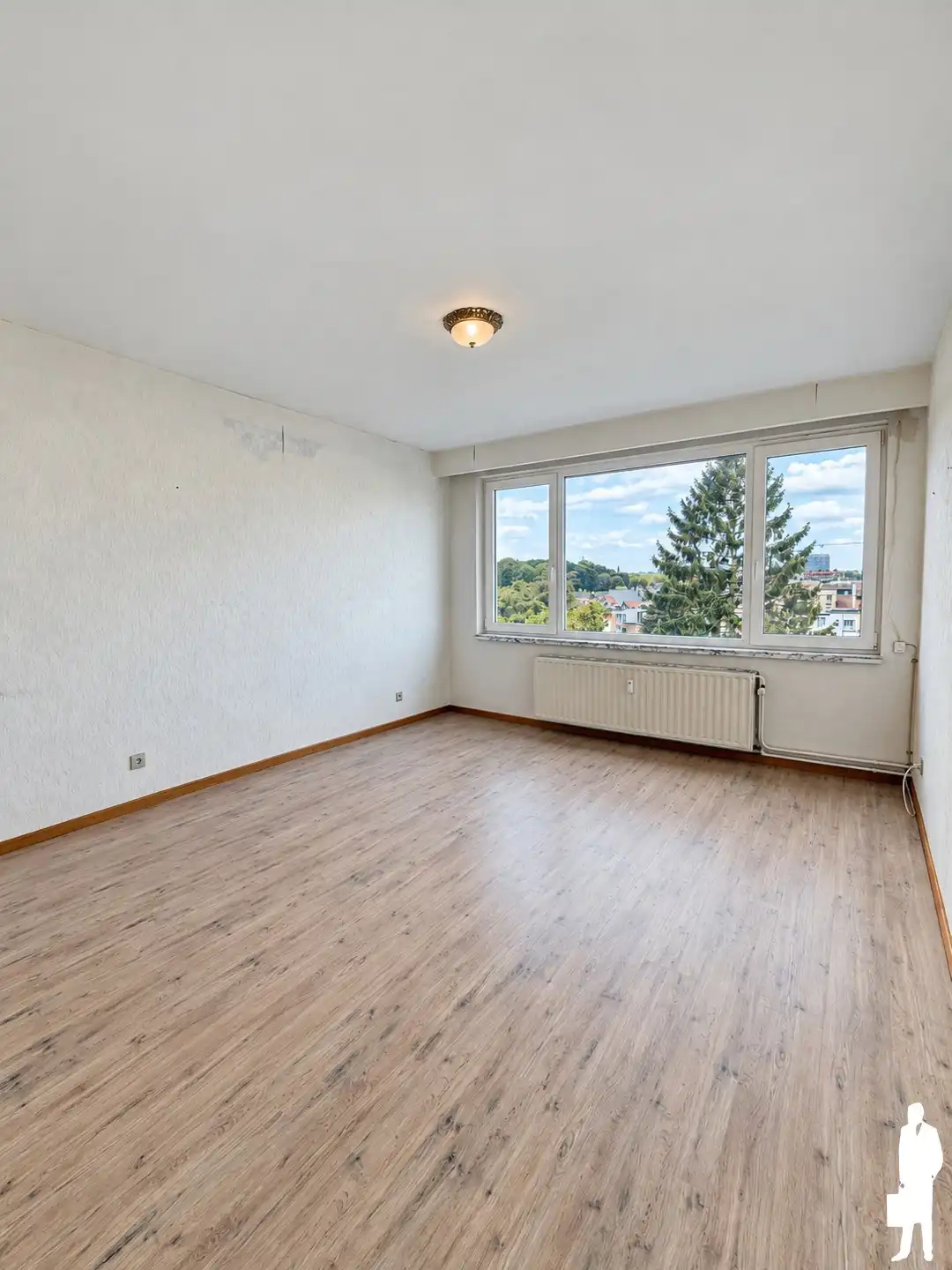 Drie slaapkamer appartement met garage foto 8