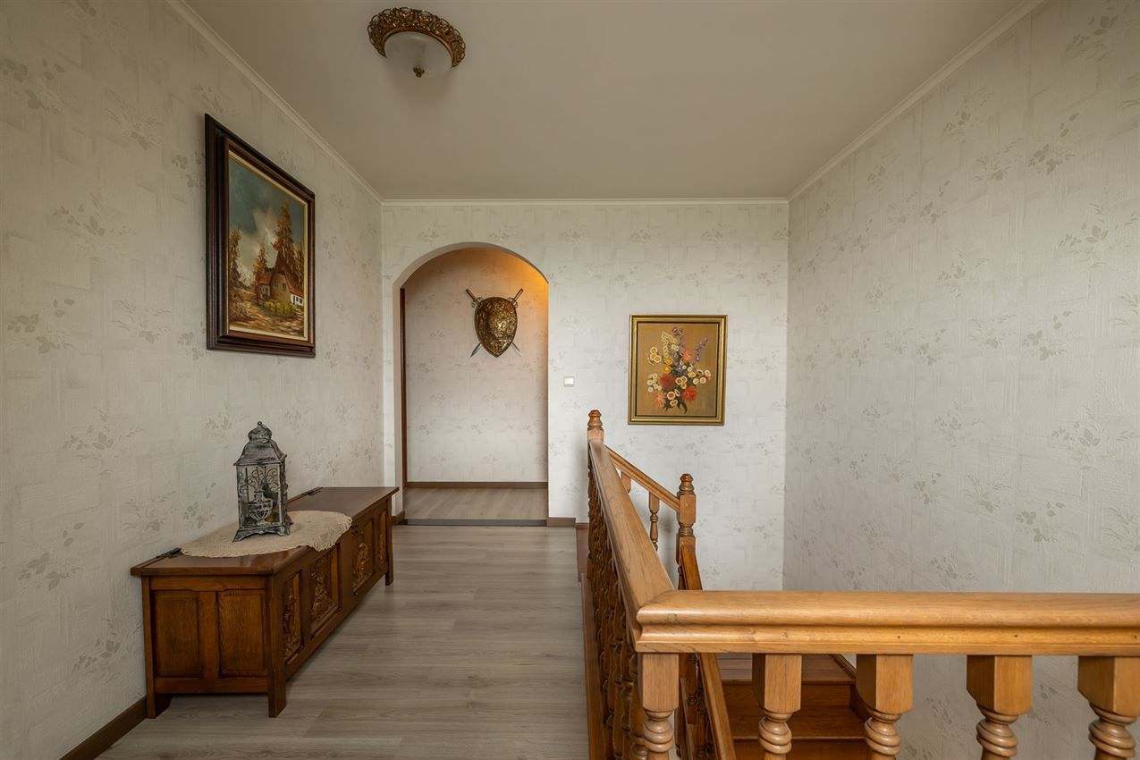 Landelijk villa in Scherpenheuvel-Zichem, 5 slpks, garages, omringd door agrarisch gebied. EPC C. foto 13