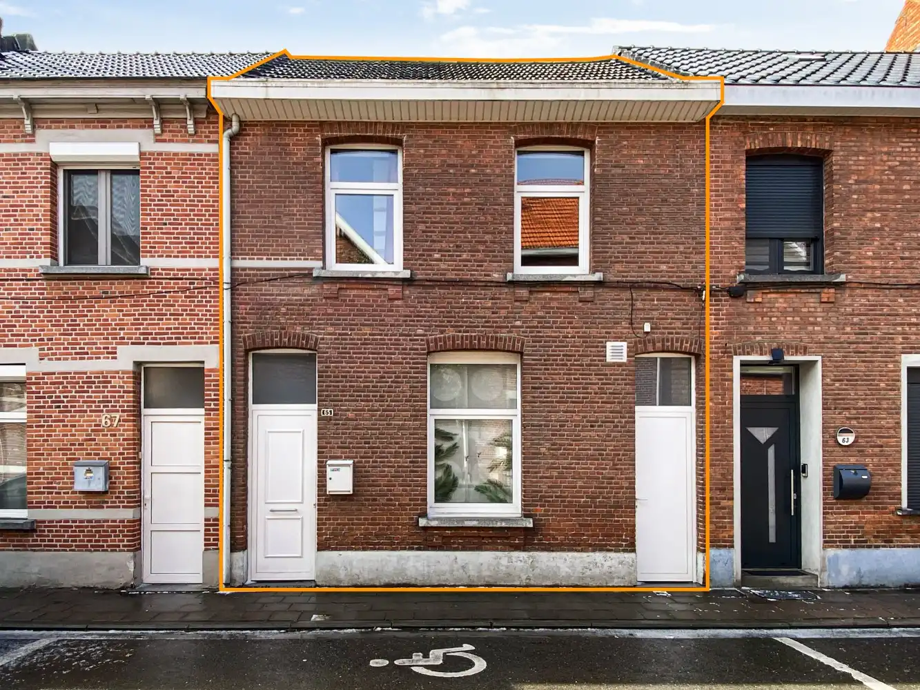Verrassend ruime, charmante woning met 3 à 4 slpk. in centrum Ekeren foto {{pictureIndex}}