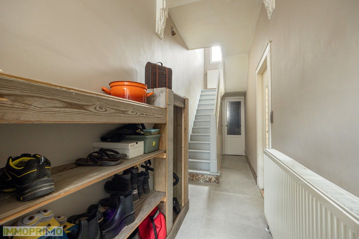 Charmante woning met 3 slaapkamers en koer. foto 3