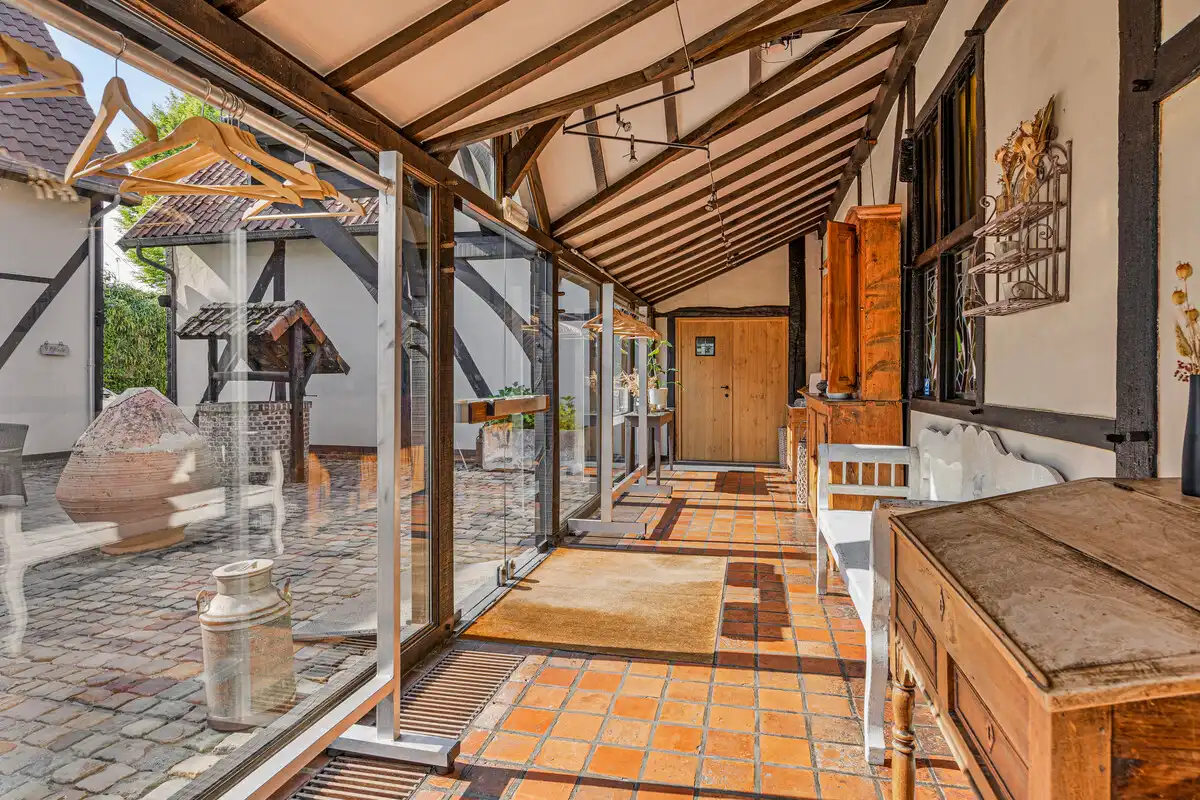 Exclusieve kans: Charmante vierkantshoeve te Diepenbeek – veelzijdige handelszaak met karakter foto 17