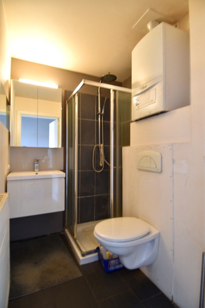 Instapklaar 1-slaapkamerappartement te koop in het gezellige Harelbeke foto 6