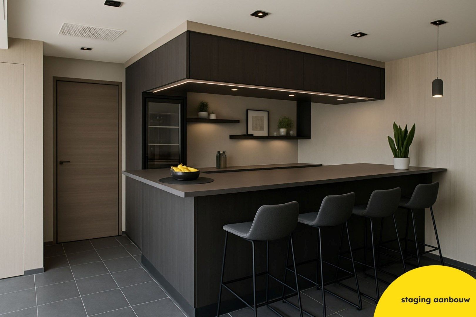Ruime half open bebouwing te centrum Veurne! foto 2