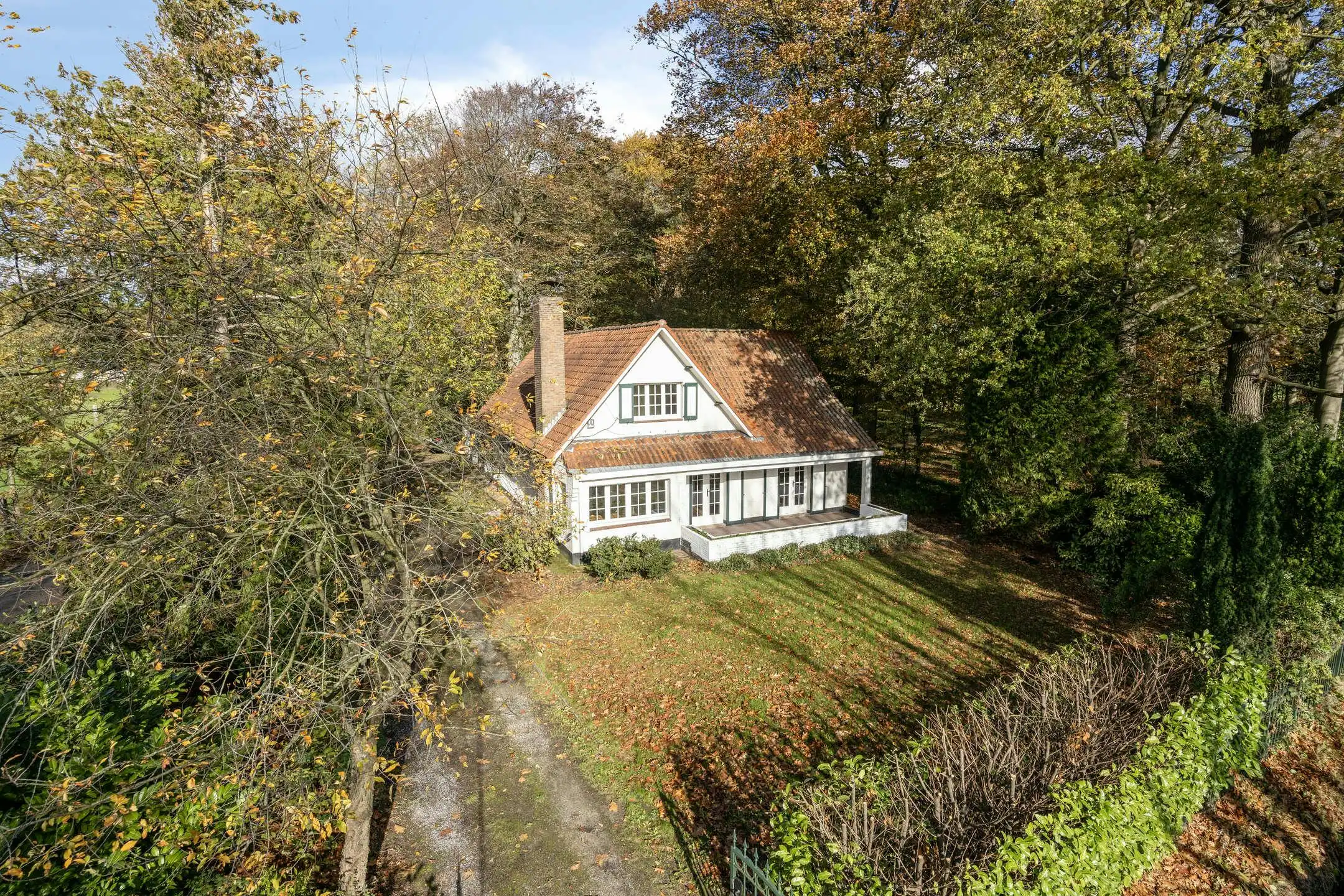 Hoofdfoto van de publicatie: Charmant huis te koop in Putte-Kapellen met grote tuin
